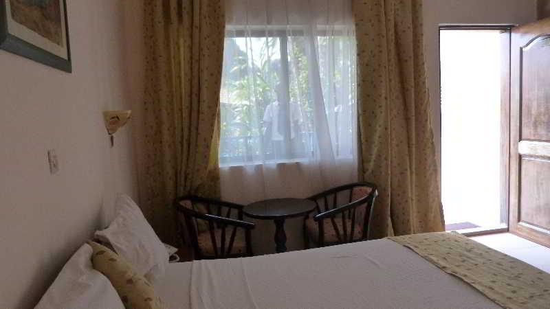 Riviera Taouyah Hotel Conakry Ngoại thất bức ảnh
