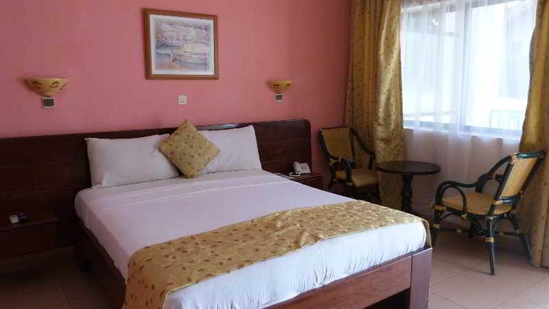 Riviera Taouyah Hotel Conakry Ngoại thất bức ảnh