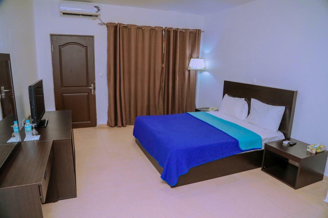 Riviera Taouyah Hotel Conakry Ngoại thất bức ảnh