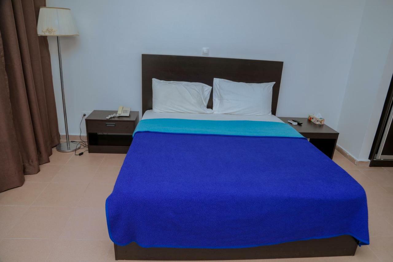 Riviera Taouyah Hotel Conakry Ngoại thất bức ảnh