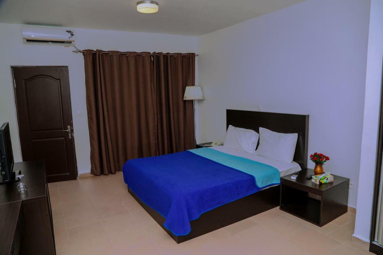 Riviera Taouyah Hotel Conakry Ngoại thất bức ảnh